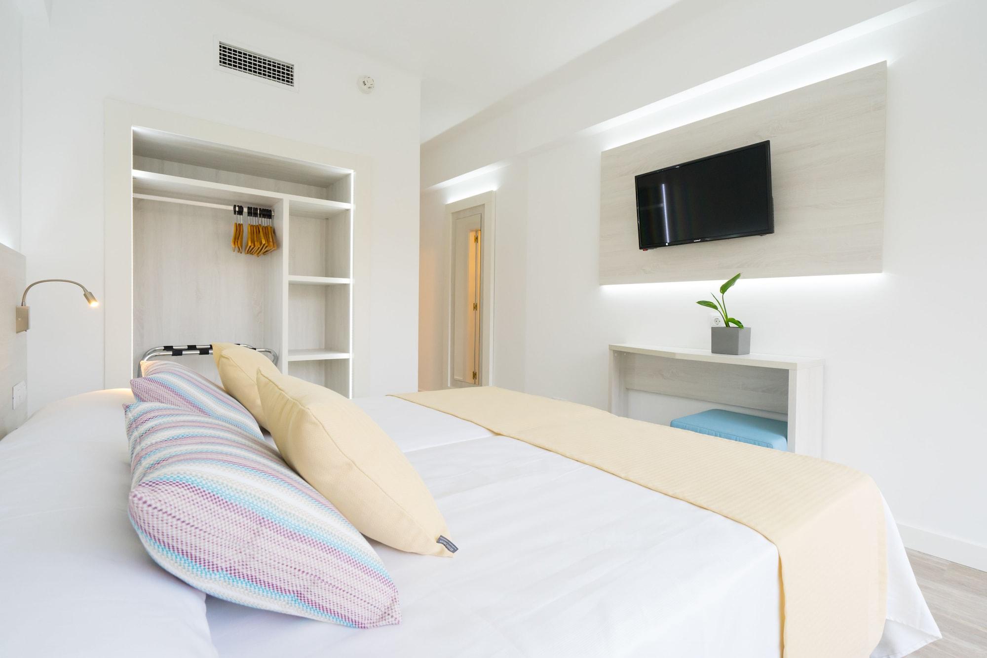 Bellevue Vistanova Hotel Magaluf  Exterior photo